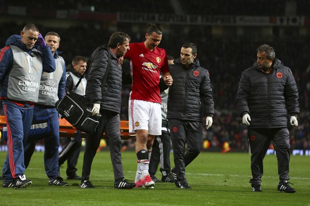 Man United injury woes pile up as Zlatan Ibrahimovic hurts knee in Europa League win