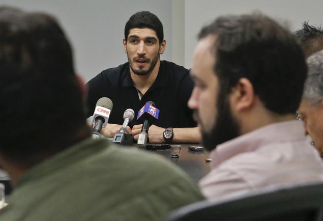 Oklahoma City Thunder's Enes Kanter says father arrested by Turkish government