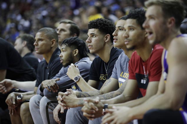 Lonzo Ball exits early with calf injury but Lakers hold off Mavs to reach Summer League finals