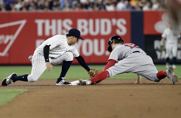 Stealing signs isn't new for Pedroia