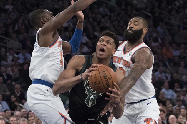 Knicks star Kristaps Porzingis suffers season-ending ACL tear Knicks star Kristaps Porzingis suffers season-ending ACL tear