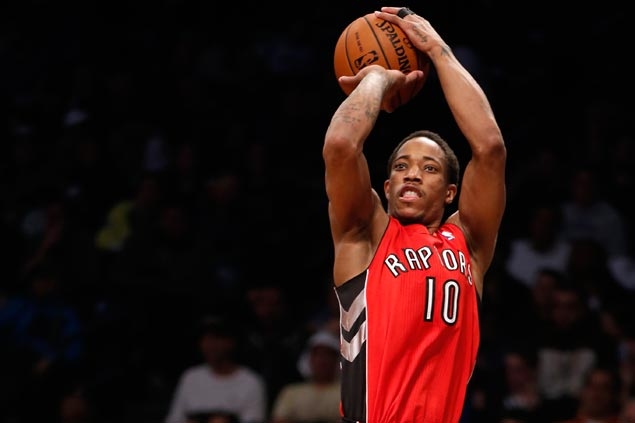 DeMar DeRozan leads late comeback in return to Toronto to help