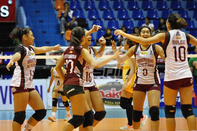 Up Lady Maroons Score First Victory Keep Baguio Spikers Winless In V League