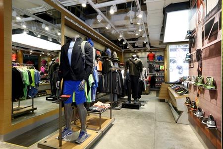 Under armour outlet deals near me now