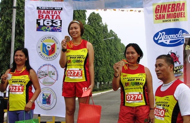 Ginebra 'Kabarangay Run' in Bago City lures banner field