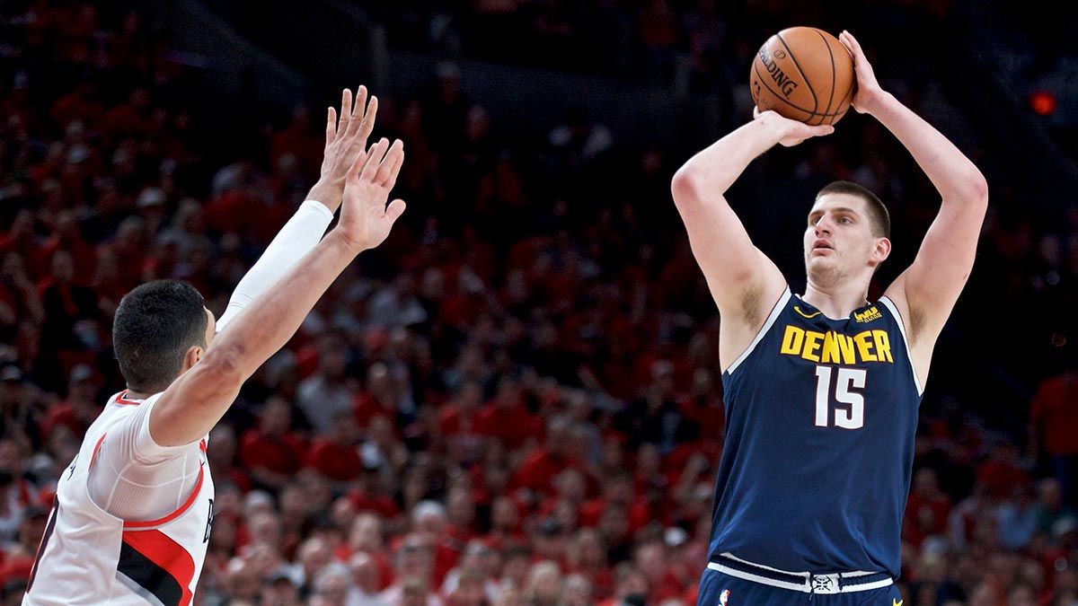 Nikola Jokic shows way as nuggets win at blazers to even series