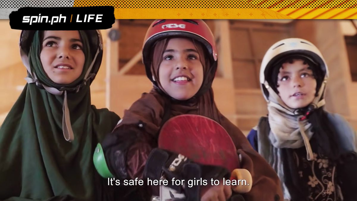 hugge hånd gys Watch Learning to Skateboard in a Warzone (If You're a Girl) online
