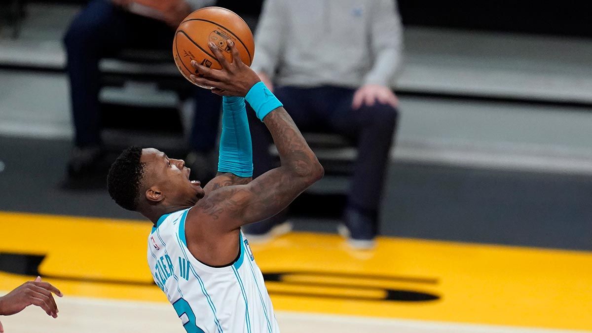 Terry Rozier scores 25 points, Hornets cruise past Rockets
