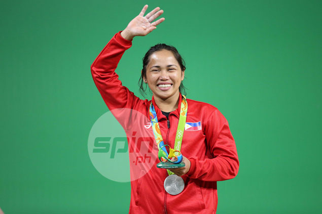 Weightlifter Hidilyn Diaz ends 20-year PH medal drought after bagging silver in Rio Olympics