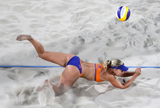 About 25 percent of calls overturned as Hawkeye review system debuts in Rio volleyball