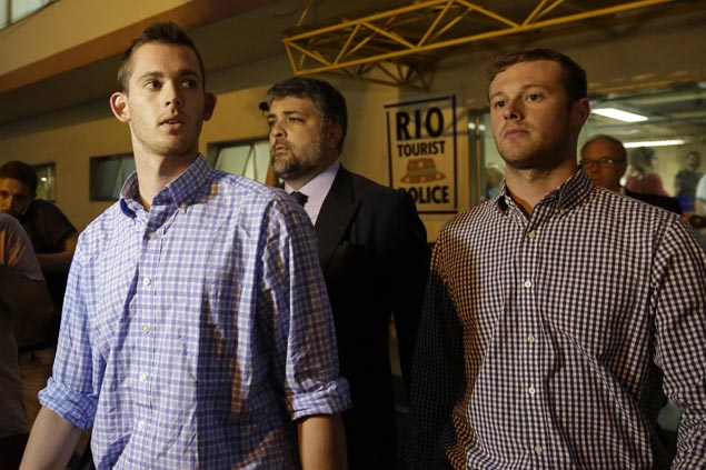 Lochte in hot water as teammates tell Brazilian police they were not robbed