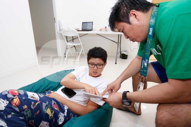 Pinay jin Kirstie Alora gets needed boost with parents' arrival in time for Olympic debut