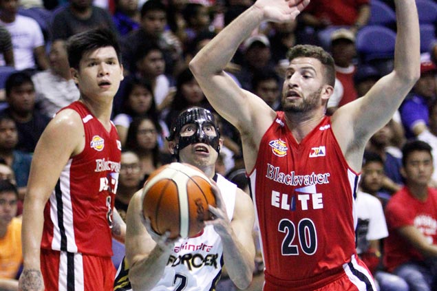 'Masked man' LA Revilla was a general out there, says Mahindra coach