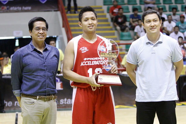 Phoenix guard Mike Tolomia wins first PBA D-League MVP award