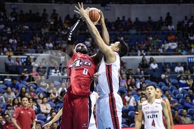 LaDontae Henton makes sure there was no meltdown this time for Alaska