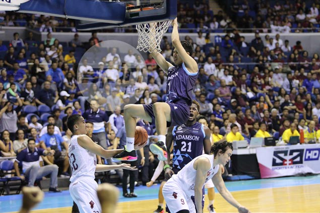 High-flying Falcons rookie Sean Manganti provides highlight with two-handed dunk