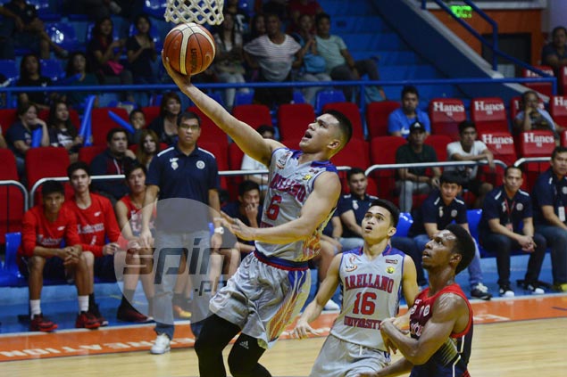 Jalalon outduels Nambatac as Arellano sends defending champ Letran on the brink of early exit