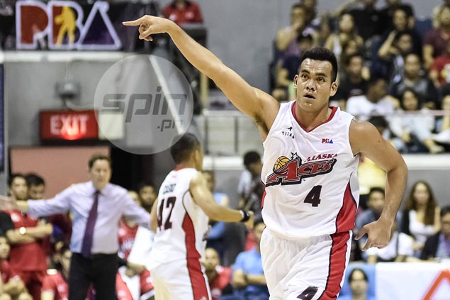 Fit-again Vic Manuel hopes to give Alaska playoff bid a much-needed push