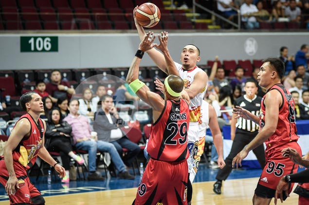 Misfiring Paul Lee urges Rain or Shine to stay together in face of adversity