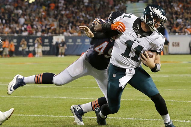 Rookie QB Carson Wentz shines anew as Philadelphia Eagles take down Chicago Bears