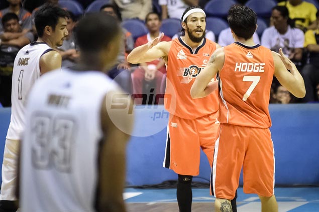 Durham, Dillinger deliver as Meralco nips Mahindra anew to earn twice-to-beat edge