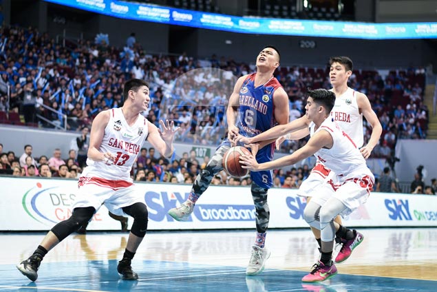 Do-it-all Jio Jalalon cramps up as Arellano Chiefs endgame rally loses ...