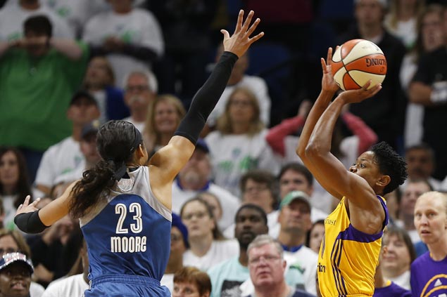 Alena Beard's buzzer-beater lifts LA Sparks over Minnesota Lynx in WNBA Finals opener