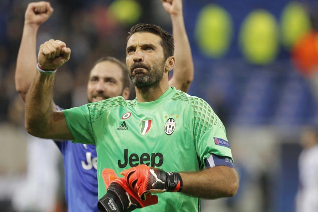 Juventus rips Cagliari as Gonzalo Higuain, Gianluigi Buffon stand out on night for legends