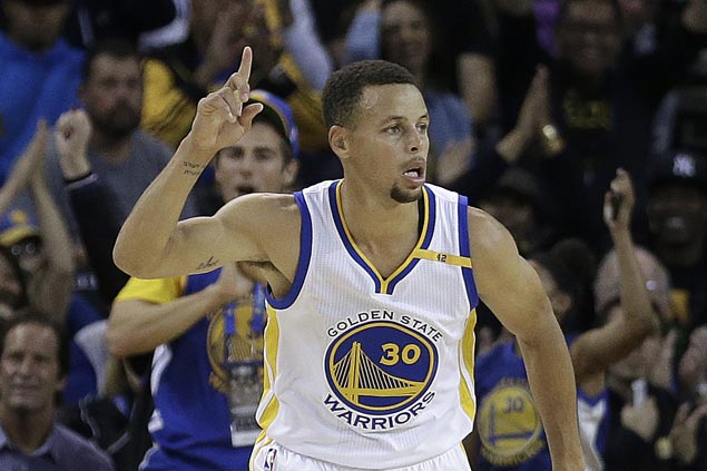 Curry, KD combine for 63 points as Warriors defeat Trail Blazers