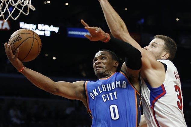 Westbrook cleans up errors with clutch hits as Thunder downs Clippers to stay unbeaten in West