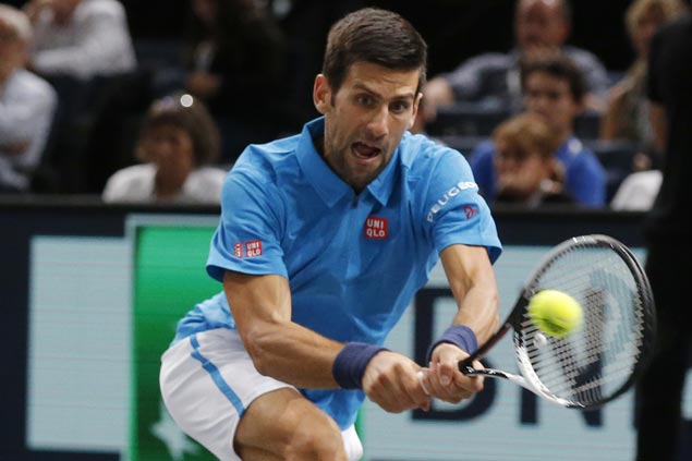 Novak Djokovic limps to Paris Masters quarterfinals to face in-form Marin Cilic