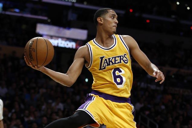 LA Lakers bring back 'Showtime' to stun Warriors, halt Steph Curry's three-point streak