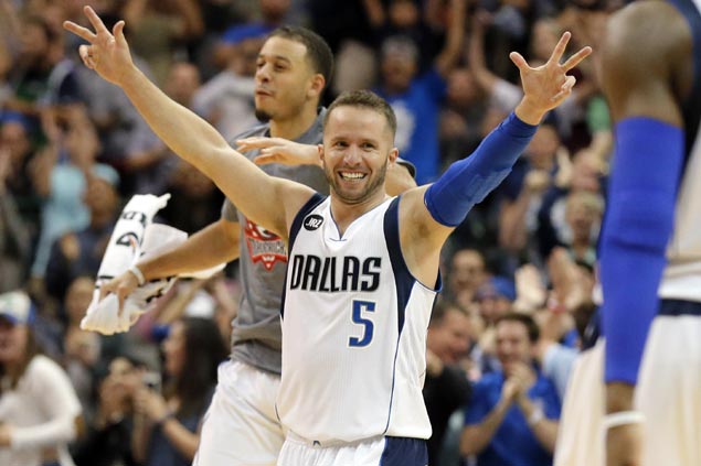 Harrison Barnes, JJ Barea clutch heroics give Mavs breakthrough win in OT thriller over Bucks