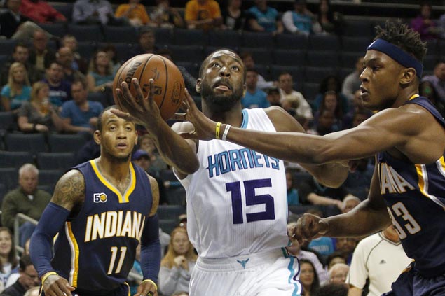 Hornets make it three straight victories with rout of Pacers