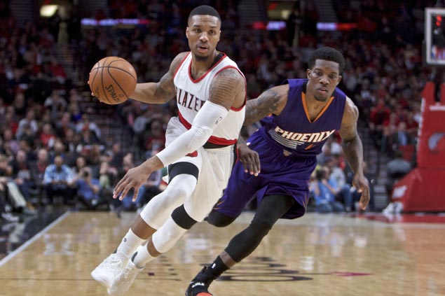 Lillard, McCollum outduel Bledsoe, Booker in thrilling finish to lead Blazers past skidding Suns
