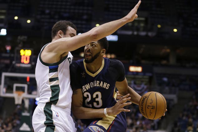 Pelicans finally score first win of season, at expense of Bucks