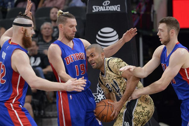 Spurs use balanced offense to end home skid at three with win over slumping Pistons
