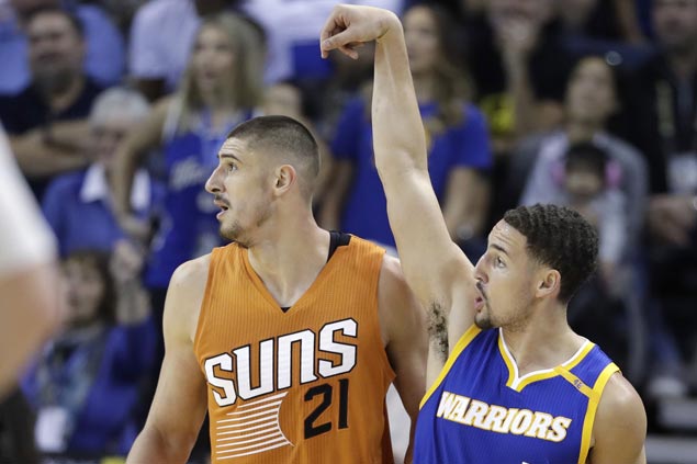 Klay Thompson hits clutch treys on the way to season-high 30 as Warriors rally to beat Suns