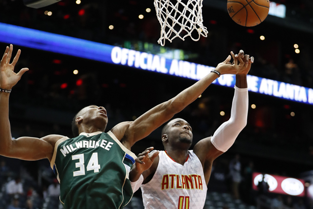 Hawks fend off late Bucks rally to nab sixth straight win, grab share of East lead with Cavs