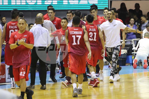 Quad tear could sideline Calvin Abueva for few more games, says Compton