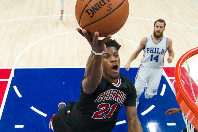 Butler, Wade star as Bulls score wire-to-wire win over Embiid-less Sixers