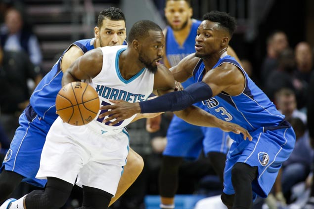 Kemba Walker comes up clutch as Hornets survive scare over league-worst Mavericks