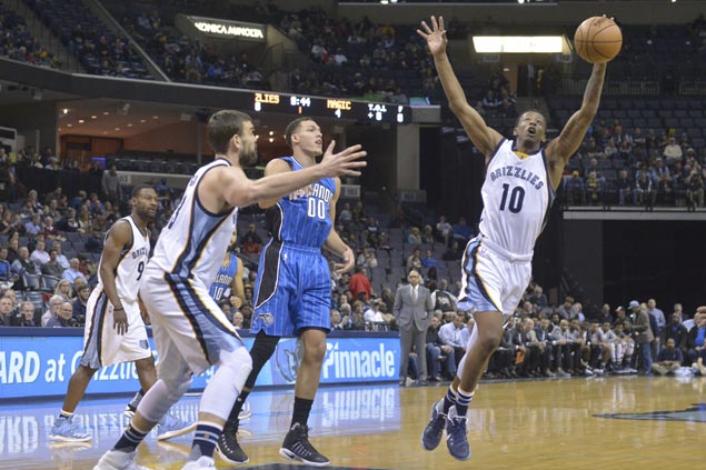 Grizzlies claw back from 13 points down to steal a win over Magic in frantic finish