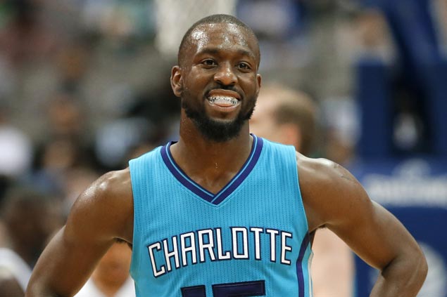 Kemba Walker, Marco Belinelli show way as Hornets beat struggling Mavericks