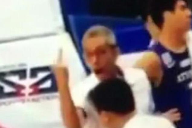 Ateneo assistant coach Gabby Severino apologizes for 'dirty finger' at La Salle team
