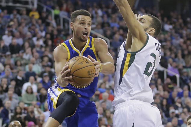 Curry waxes hot early, Durant takes over late as Warriors survive gritty stand from depleted Jazz