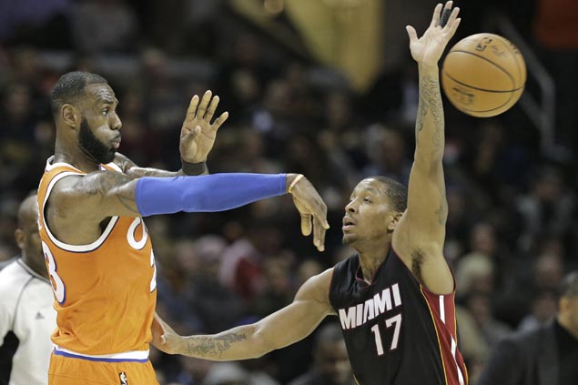 Cavaliers make it three straight wins with 30-point rout of slumping Heat