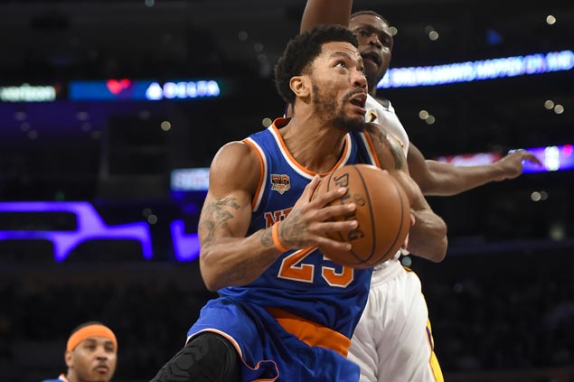 Kristaps Porzingis shines, Derrick Rose nails dagger as Knicks add to woes of slumping Lakers