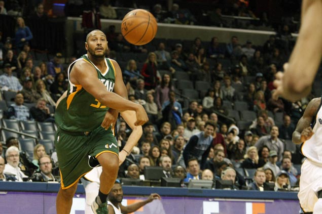 Jazz finish strong to beat Grizzlies for fourth straight victory