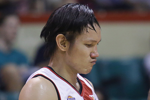 Alex Cabagnot suffered 'depressed nasal fracture,' surgery yet to be ruled out